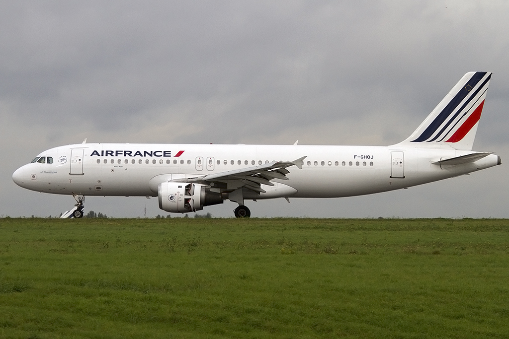 Air France, F-GHQJ, Airbus, A320-211, 20.10.2013, CDG, Paris, France



