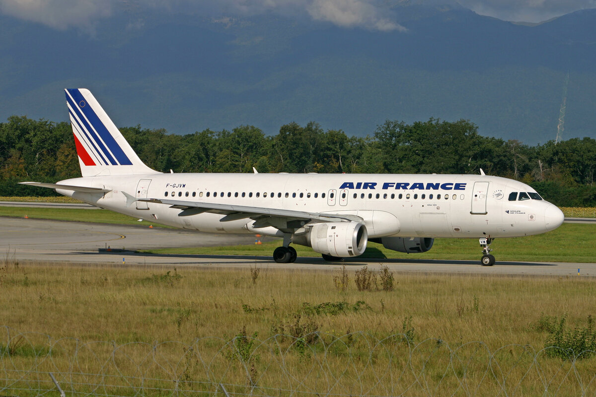 Air France, F-GJVW, Airbus A320-211, msn: 491, 01.September 2007, GVA Genève, Switzerland.