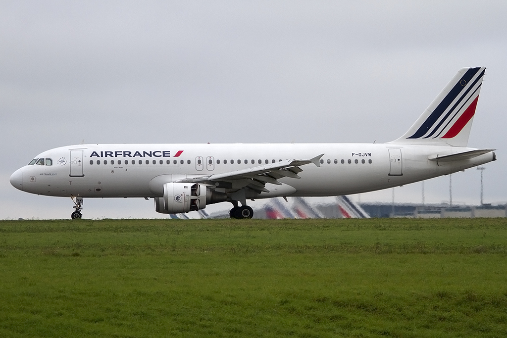 Air France, F-GJVW, Airbus, A320-211, 20.10.2013, CDG, Paris, France



