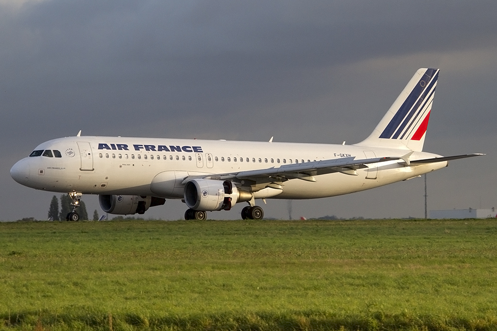 Air France, F-GKXH, Airbus, A320-214, 23.10.2013, CDG, Paris, France


