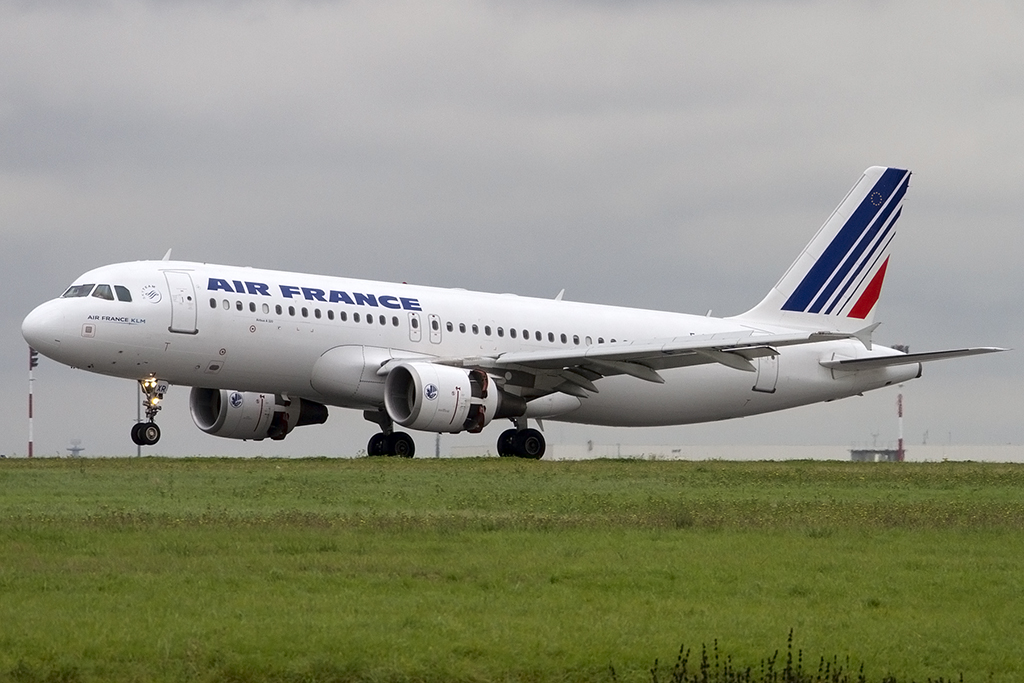 Air France, F-GKXR, Airbus, A320-214, 20.10.2013, CDG, Paris, France




