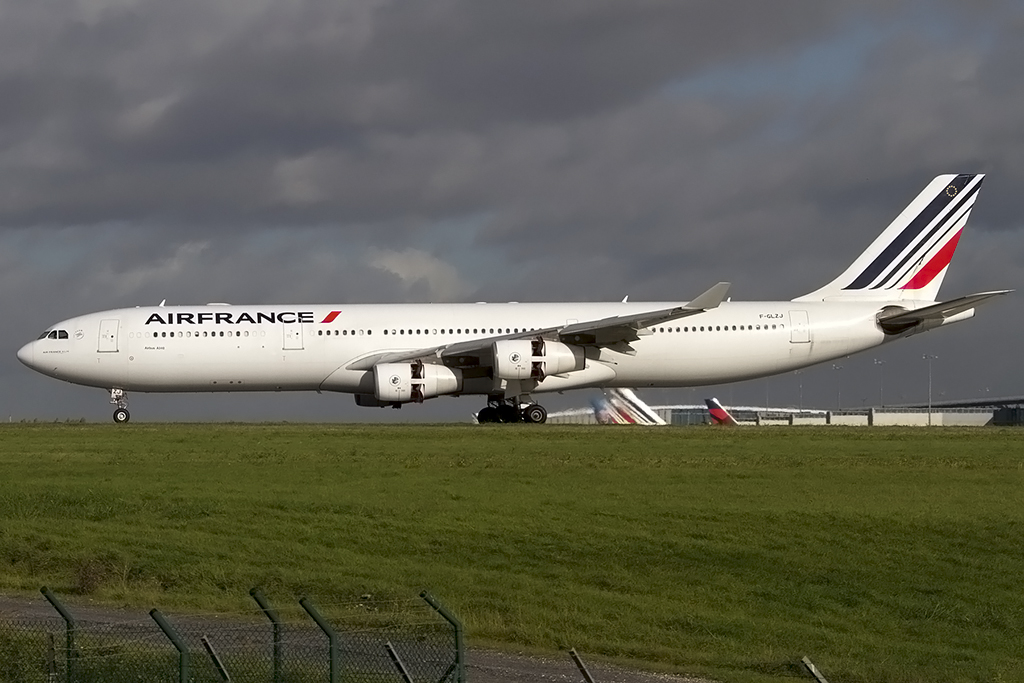 Air France, F-GLZJ, Airbus, A340-313X, 23.10.2013, CDG, Paris, France 



