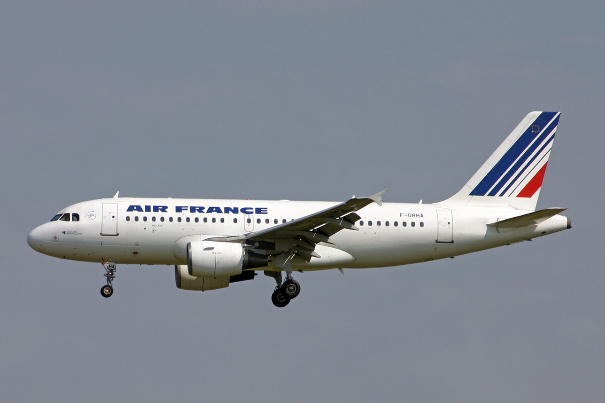 Air France, F-GRHA, Airbus A319-111, msn: 938, 31.August 2007, LYS Lyon-Saint-Exupéry, France.