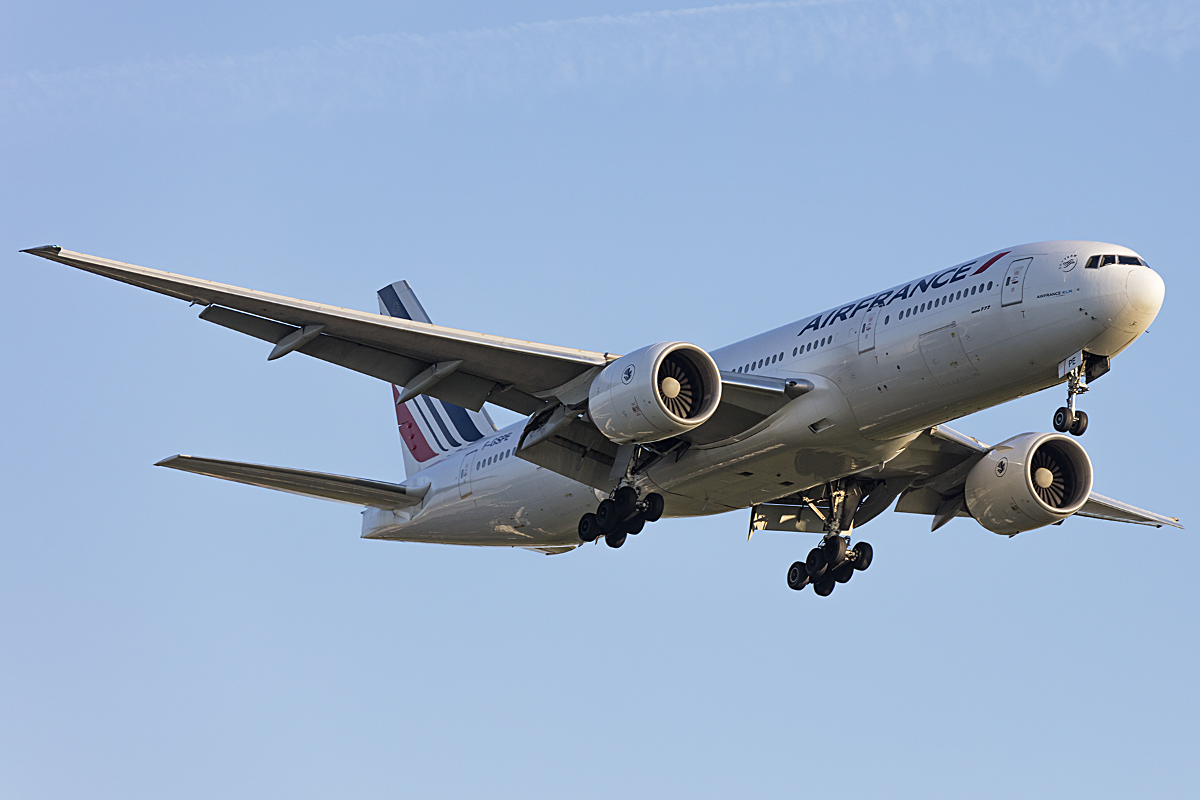 Air France, F-GSPE, Boeing, B777-228ER, 08.05.2016, CDG, Paris, France 

