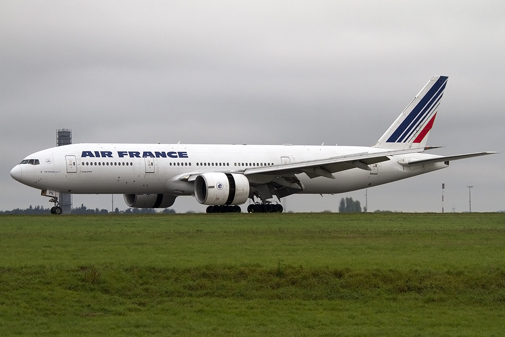 Air France, F-GSPG, Boeing, B777-228ER, 20.10.2013, CDG, Paris, France



