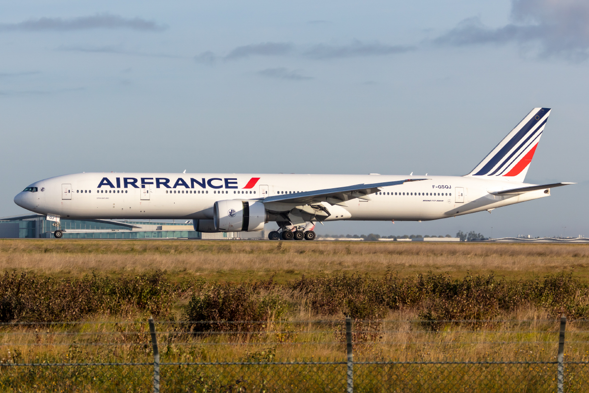 Air France, F-GSQJ, Boeing, B777-328ER, 11.10.2021, CDG, Paris, France