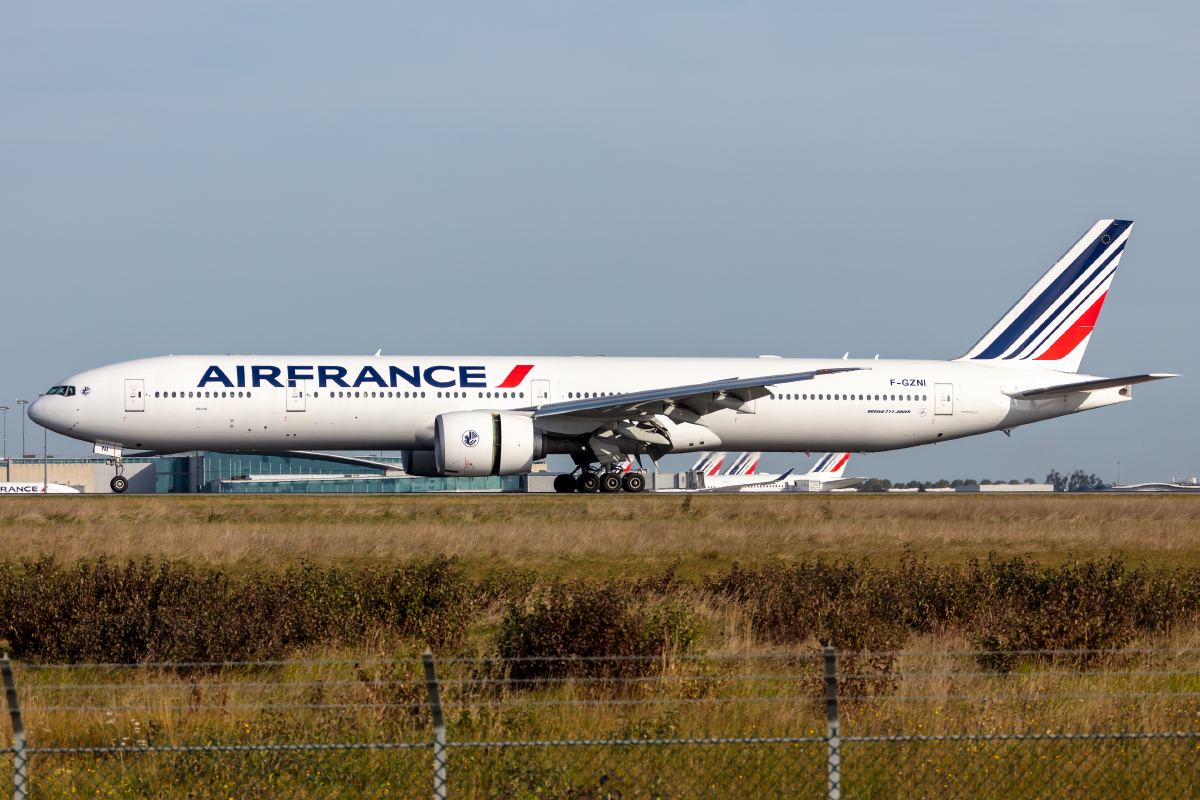 Air France, F-GZMI, Boeing, B777-328ER, 11.10.2021, CDG, Paris, France