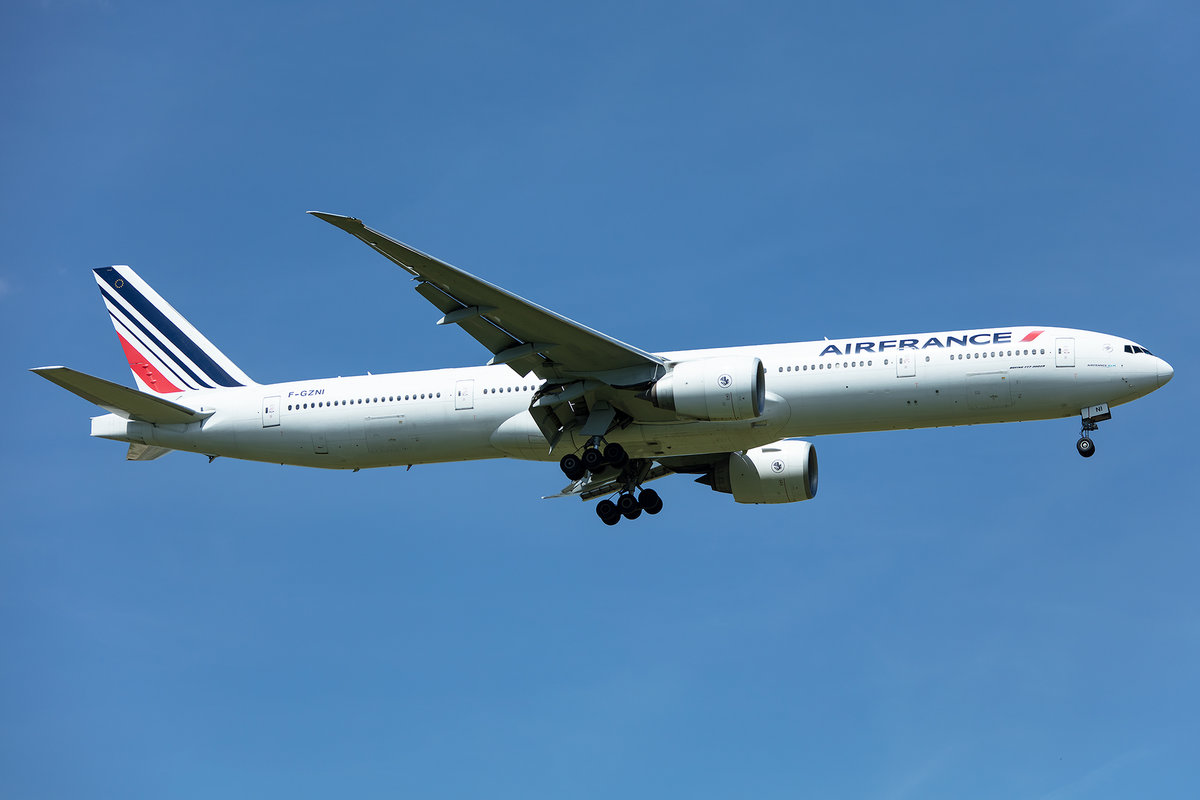 Air France, F-GZNI, Boeing, B777-328ER, 13.05.2019, CDG, Paris, France


