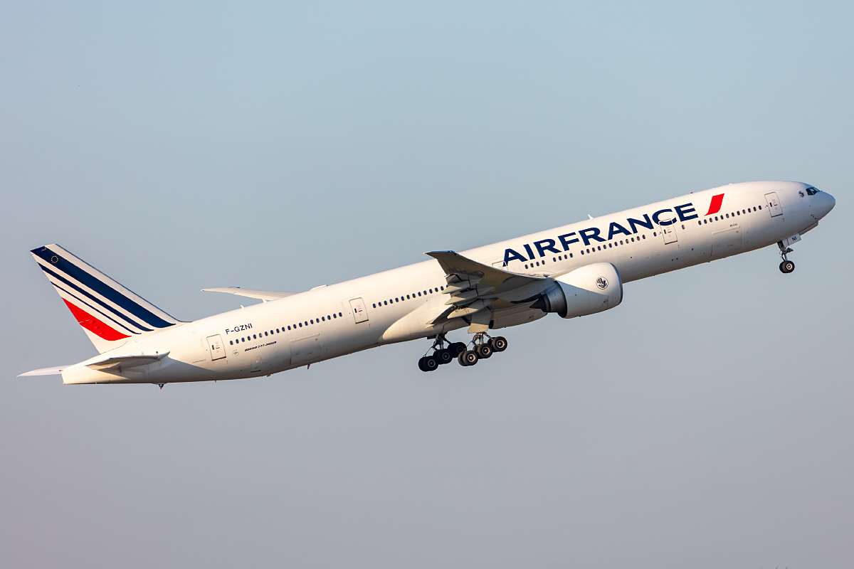 Air France, F-GZNI, Boeing, B777-328ER, 09.10.2021, CDG, Paris, France