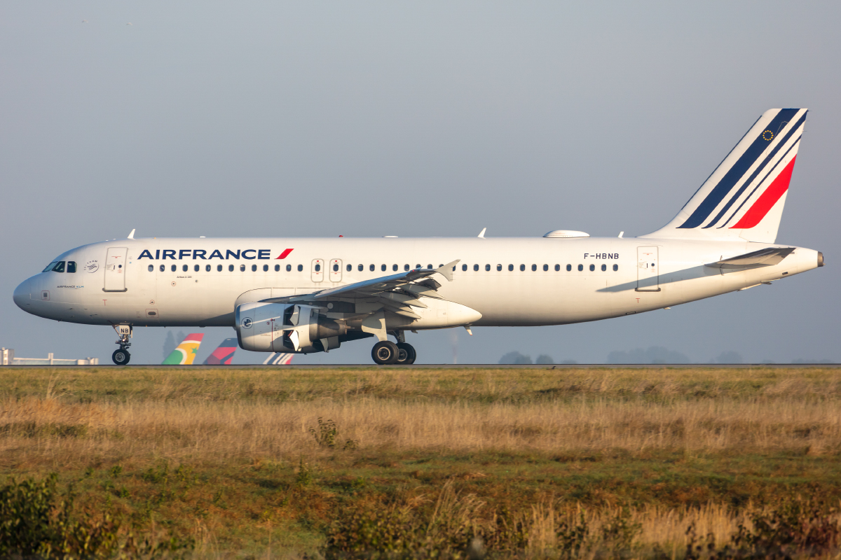 Air France, F-HBNB, Airbus, A320-214, 10.10.2021, CDG, Paris, France