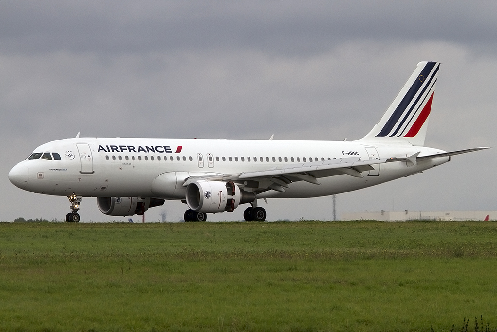 Air France, F-HBNC, Airbus, A320-214, 20.10.2013, CDG, Paris, France



