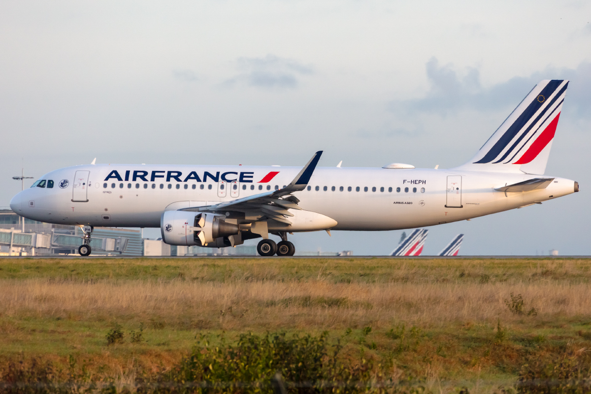 Air France, F-HEPH, Airbus, A320-214, 11.10.2021, CDG, Paris, France