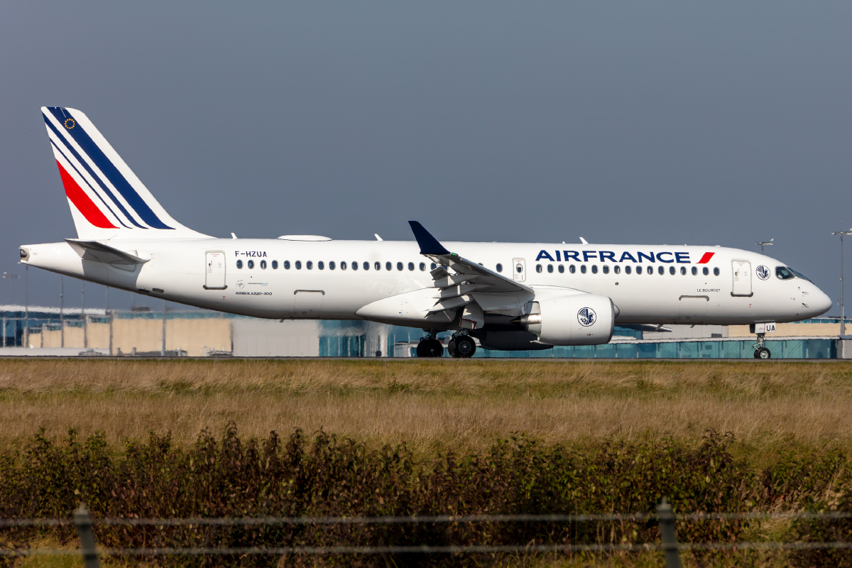 Air France, F-HZUA, Airbus, A220-300, 10.10.2021, CDG, Paris, France