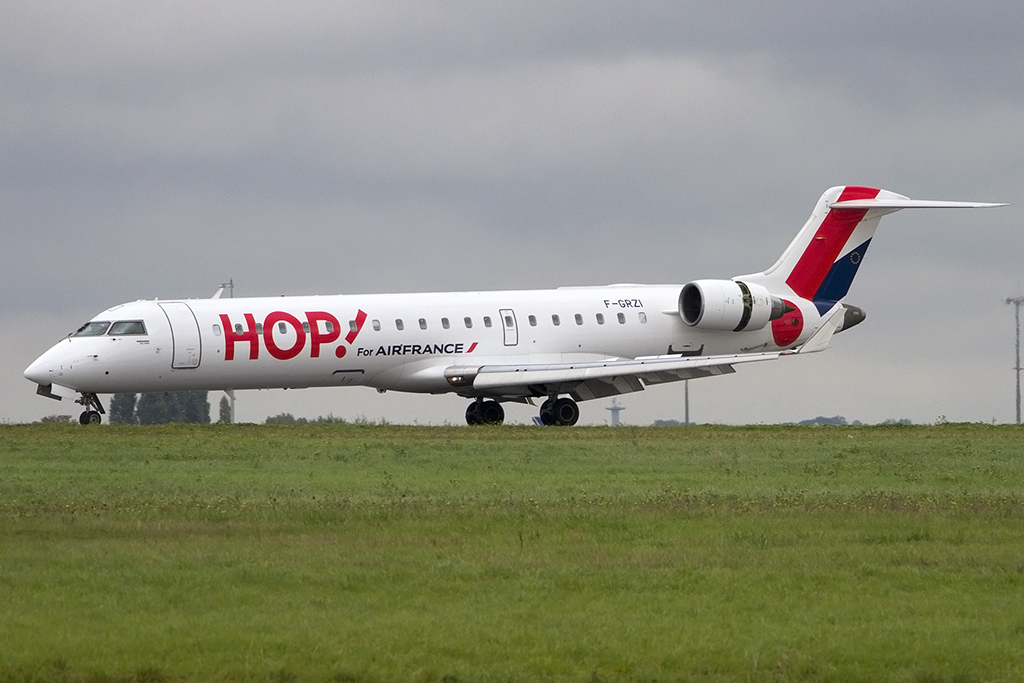 Air France - hop, F-GRZI, Bombardier, CRJ-700, 20.10.2013, CDG, Paris, France




