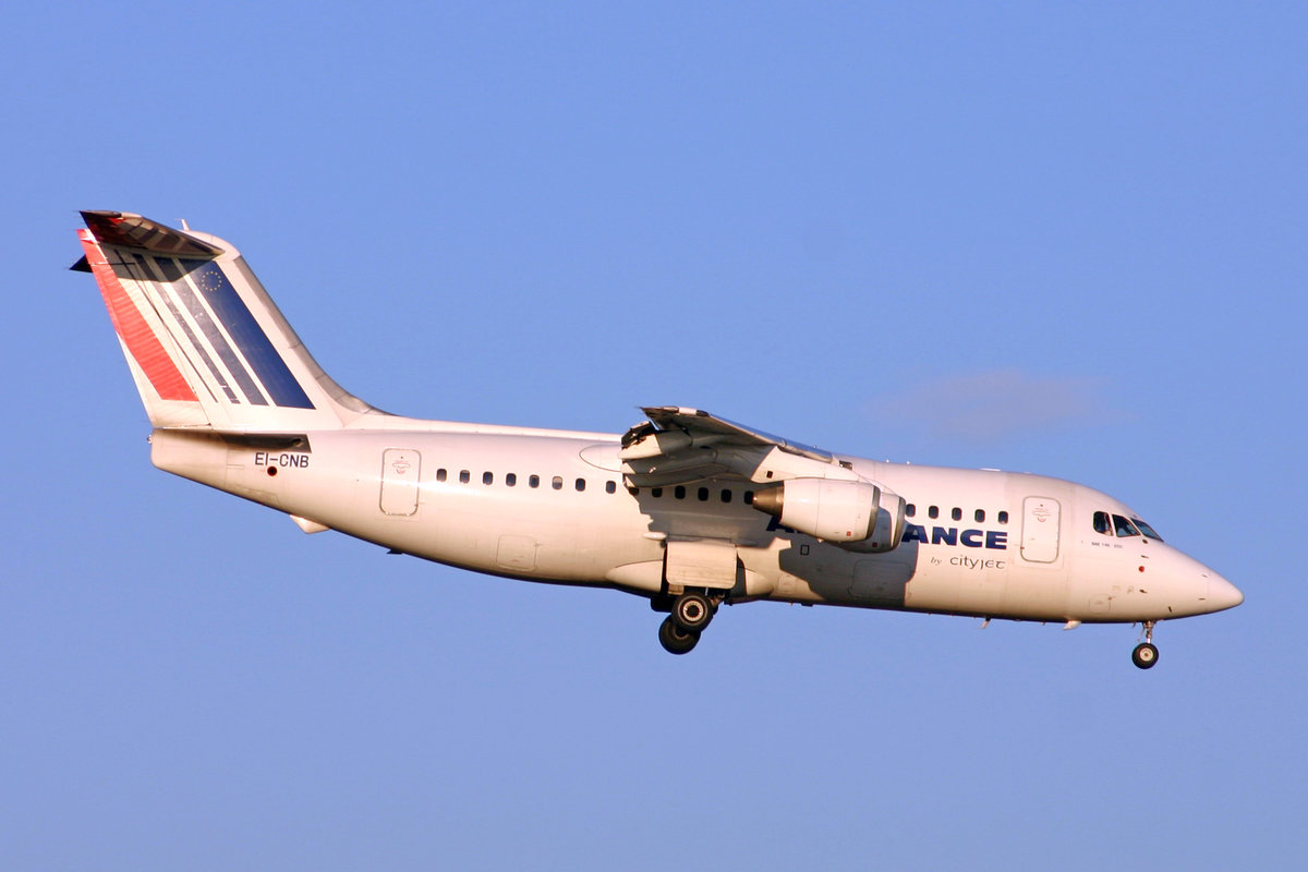 Air France (Operated by CityJet), EI-CNB, BAe 146-200, msn: E2046, 09.Februar 2005, ZRH Zürich, Switzerland.