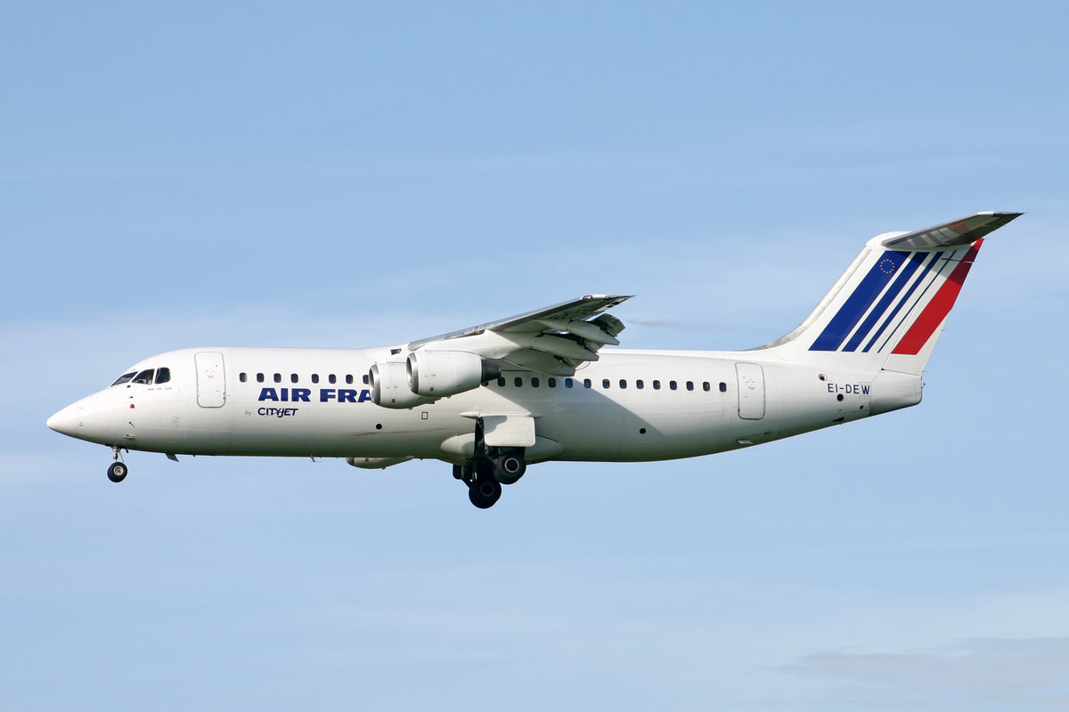 Air France (Operated by CityJet), EI-DEW, BAe 146-300, msn: E3142, 18.August 2004, ZRH Zürich, Switzerland.