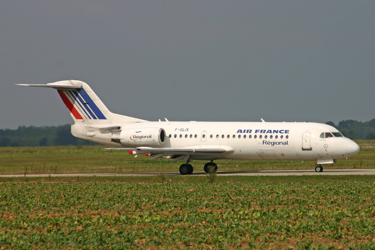 Air France (Operated by Règional), F-GLIX, Fokker 70, msn: 11558, 31.August 2007, LYS Lyon-Saint-Exupéry, France.
