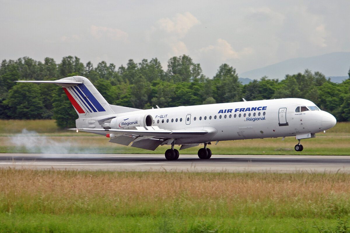 Air France (Operated by Régional), F-GLIT, Fokker 70, msn: 11541, 14.Juni 2008, BSL Basel - Mühlhausen, Switzerland.