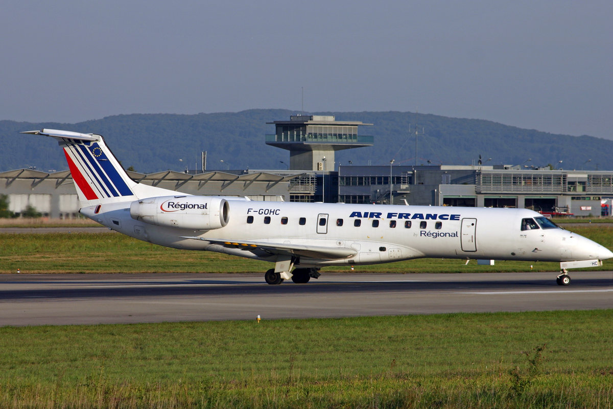 Air France (Oprated by Régional), F-GOHC, Embraer ERJ 135ER, msn: 14500243, 21.September 2005, BSL Basel-Mülhausen, Switzerland.