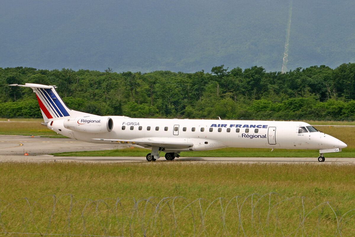 Air France (Oprated by Régional), F-GRGA, Embraer ERJ-145EU, msn: 14500008,11.Juni 2008, GVA Genève, Switzerland.