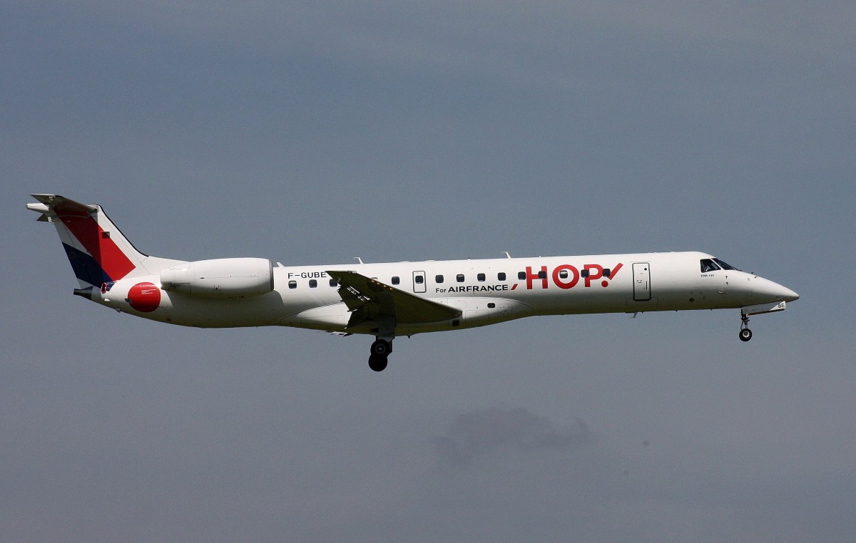 Air France Regional(HOP),F-GUBE,(c/n 145668),Embraer ERJ-145MP,17.05.2014,AMS-EHAM,Amsterdam-Schiphol,Niederlande