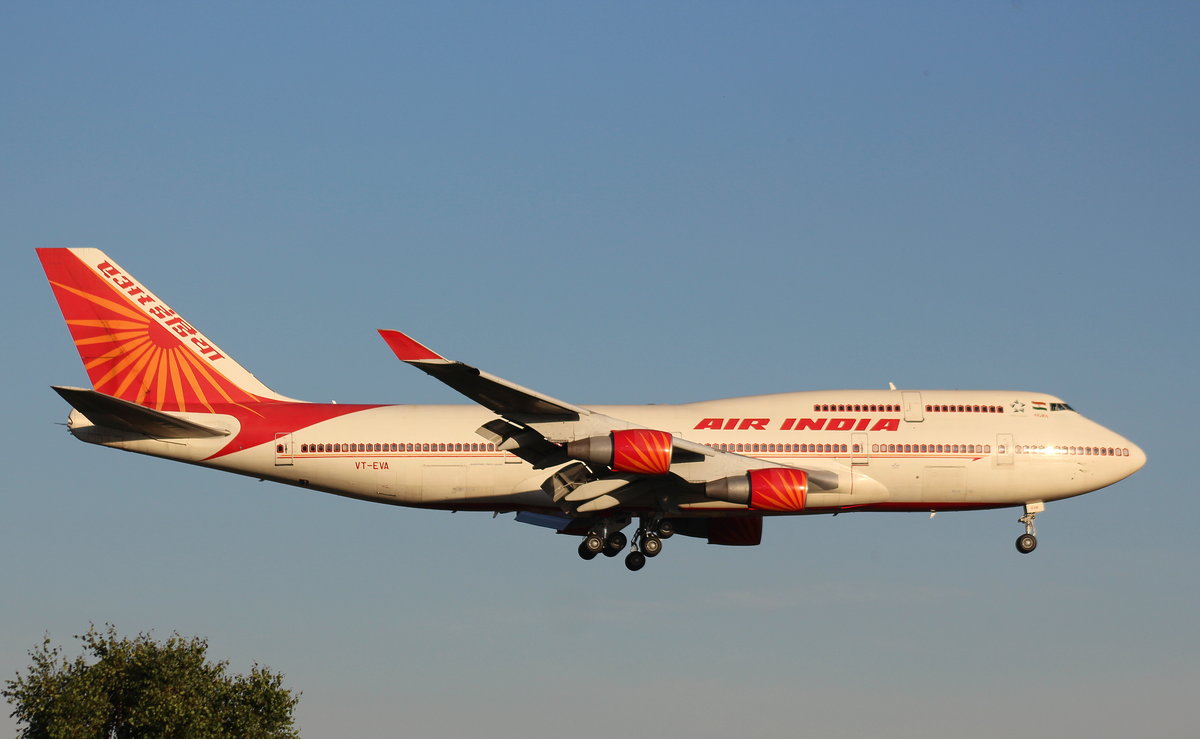 Air India, VT-EVA, MSN 28094, Boeing 747-437, 06.07.2017, HAM-EDDH, Hamburg, Germany (Name: Agra) 