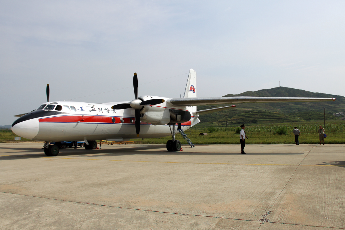 Air Koryo An-24 P-537 nach dem Rundflug in FNJ / ZKPY / Pyongyang am 02.09.2014