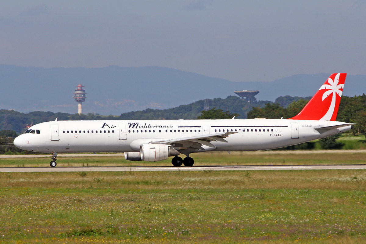 Air Méditeranée, F-GYAR, Airbus A321-212, msn: 891, 08.August 2014, LYS Lyon, France.