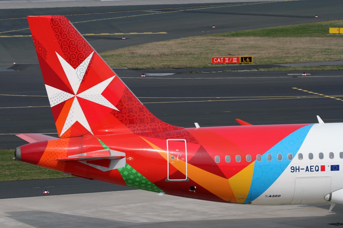 Air Malta, 9H-AEQ  Tarxien , Airbus, A 320-214 (Seitenleitwerk/Tail ~ neue Air Malta-Lkrg.), 03.04.2015, DUS-EDDL, Düsseldorf, Germany