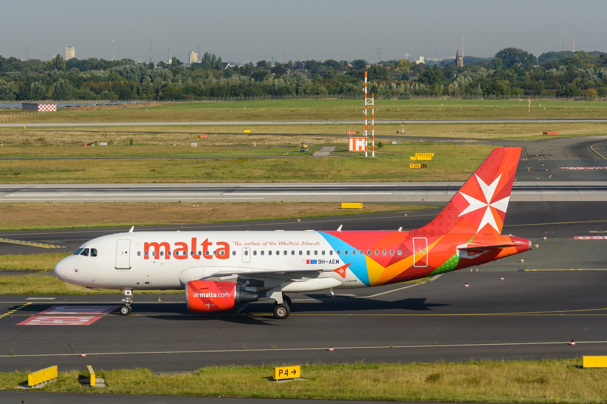 Air Malta Airbus A319-111 9H-AEM am 28.08.2016 in Düsseldorf.