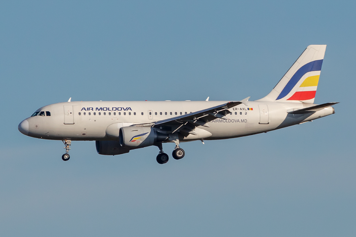 Air Moldava, ER-AXL, Airbus, A319-112, 05.11.2021, MXP, Mailand, Italy