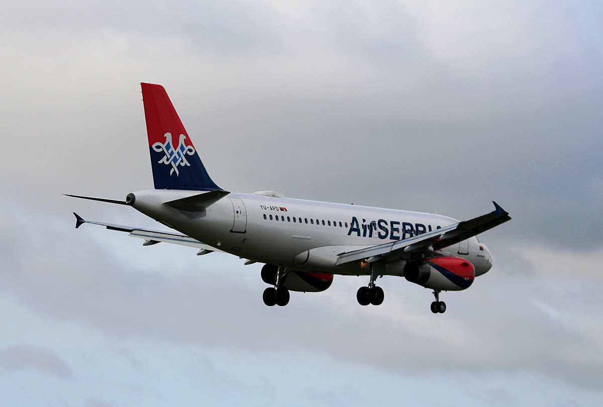 Air Serbia Airbus A 319-132, YU-APD, TXL,14.04.2017