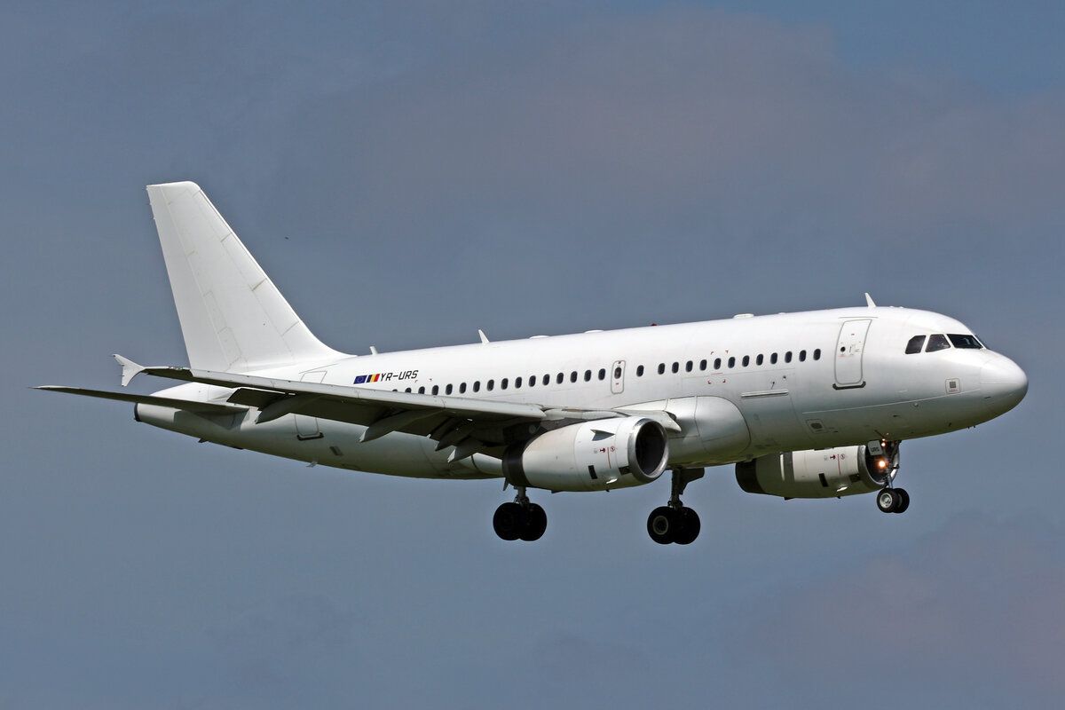 Air Serbia (Operated by Dan Air, YR-URS, Airbus A319-132, msn: 3614, 03.Mai 2023, ZRH Zürich, Switzerland.
