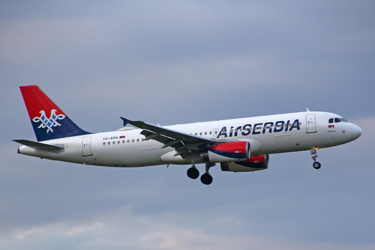 Air Serbia, YU-APH, Airbus A30-232, 15.Juli 2016, ZRH Zürich, Switzerland.