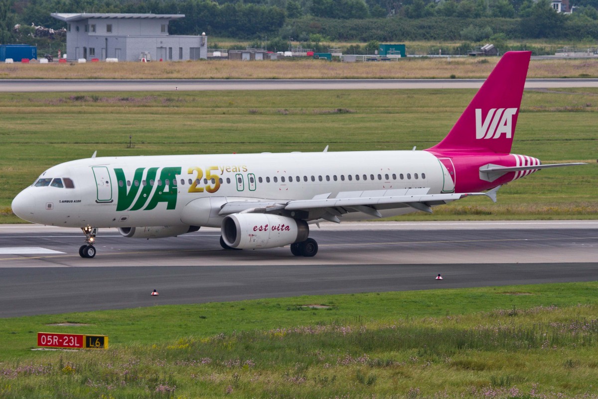 Air Via (LZ-VIM), LZ-MDA  25-years - Sticker , Airbus, A 320-232, 27.06.2015, DUS-EDDL, Düsseldorf, Germany