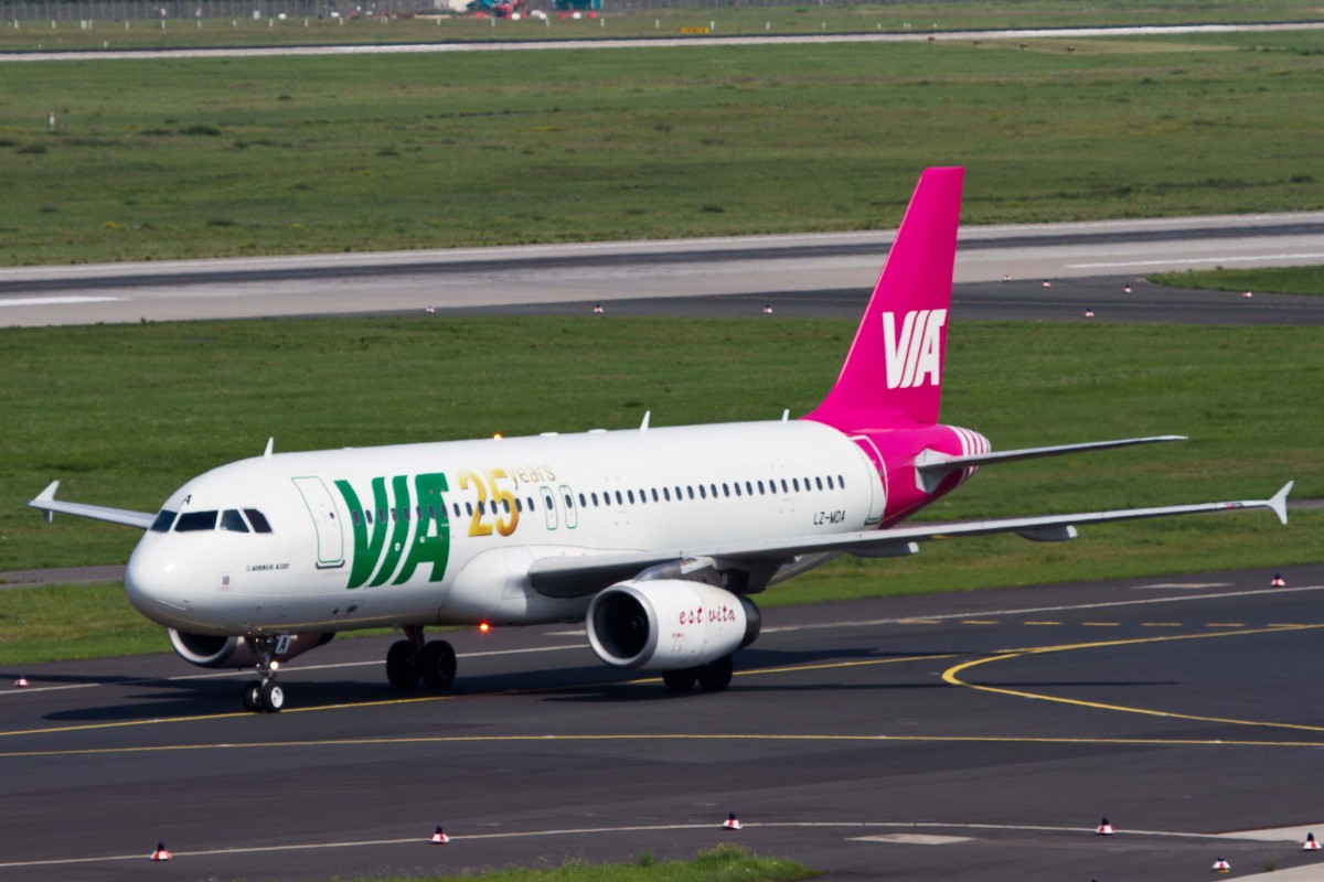 Air Via (LZ-VIM), LZ-MDA  25-years - Sticker , Airbus, A 320-232, 22.08.2015, DUS-EDDL, Düsseldorf, Germany 