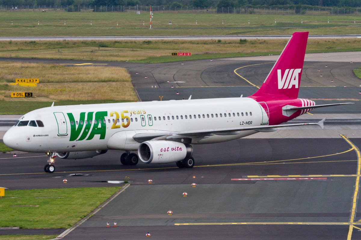 Air Via (LZ-VIM), LZ-MDR  25-years - Sticker , Airbus, A 320-232, 27.06.2015, DUS-EDDL, Düsseldorf, Germany
