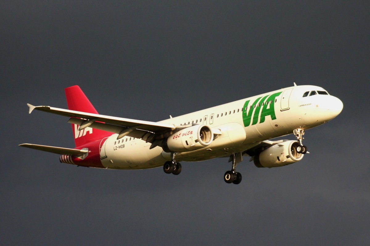 Air VIA,LZ-MDB,(c/n3125),Airbus A320-232,27.09.2013,HAM-EDDH,Hamburg,Germany