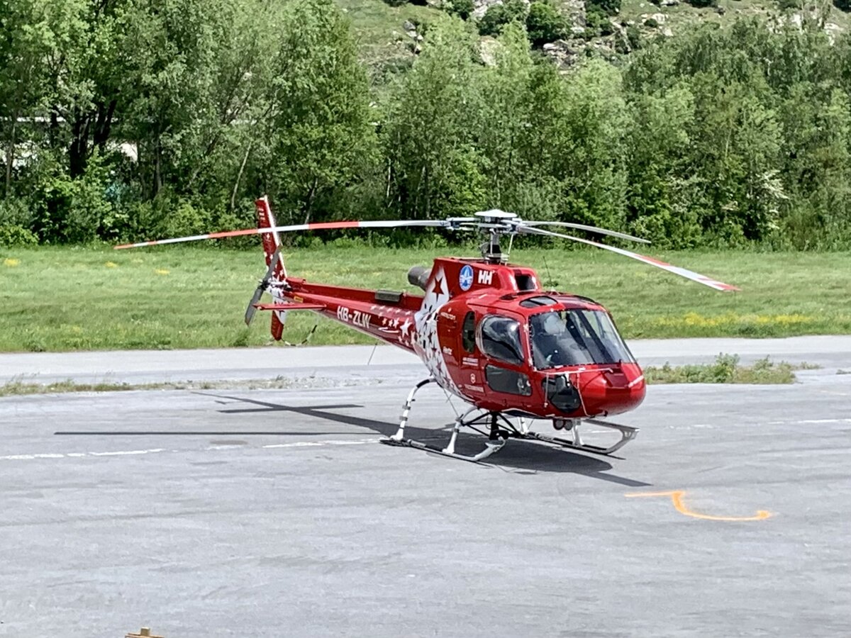 Air Zermatt, Airbus H125, HB-ZLW, 13.5.23, Heliport Raron.