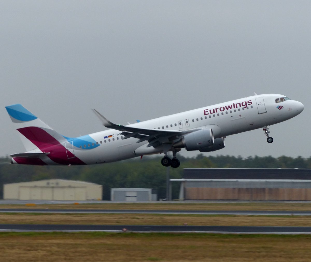 Airbus A 320-214, D-AEWE, Eurowings, Berlin-Tegel (TXL), 1.10.2016