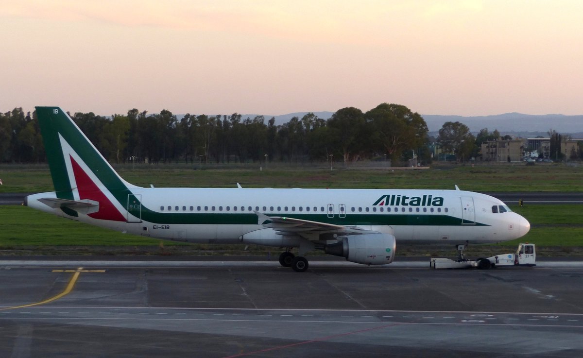 Airbus A 320-216, EI-EIB, Alitalia, Catania Airport (CTA), 8.10.2016