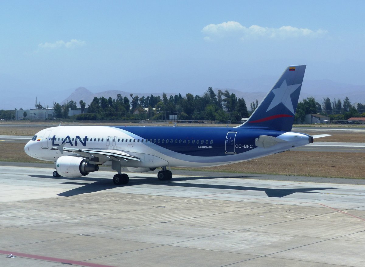 Airbus A 320, CC-BFC, LAN, Aeropuerto Santiago de Chile (SCL), 5.1.2017