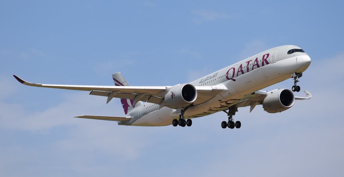 Airbus A-350 A7-ALH der Qatar im final für Piste 14 in Zürich am 01.08.2017.