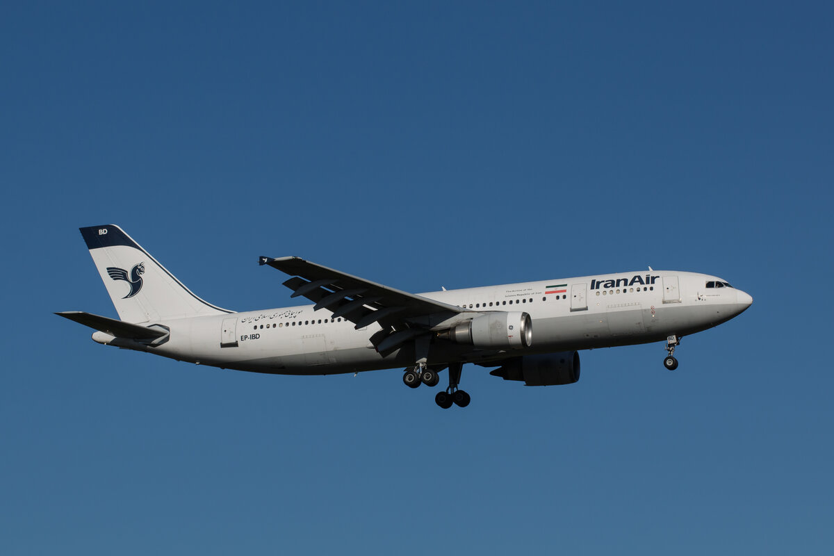 Airbus A300, Iran Air (EP-IBD), Frankfurt, 05.10.2016. 