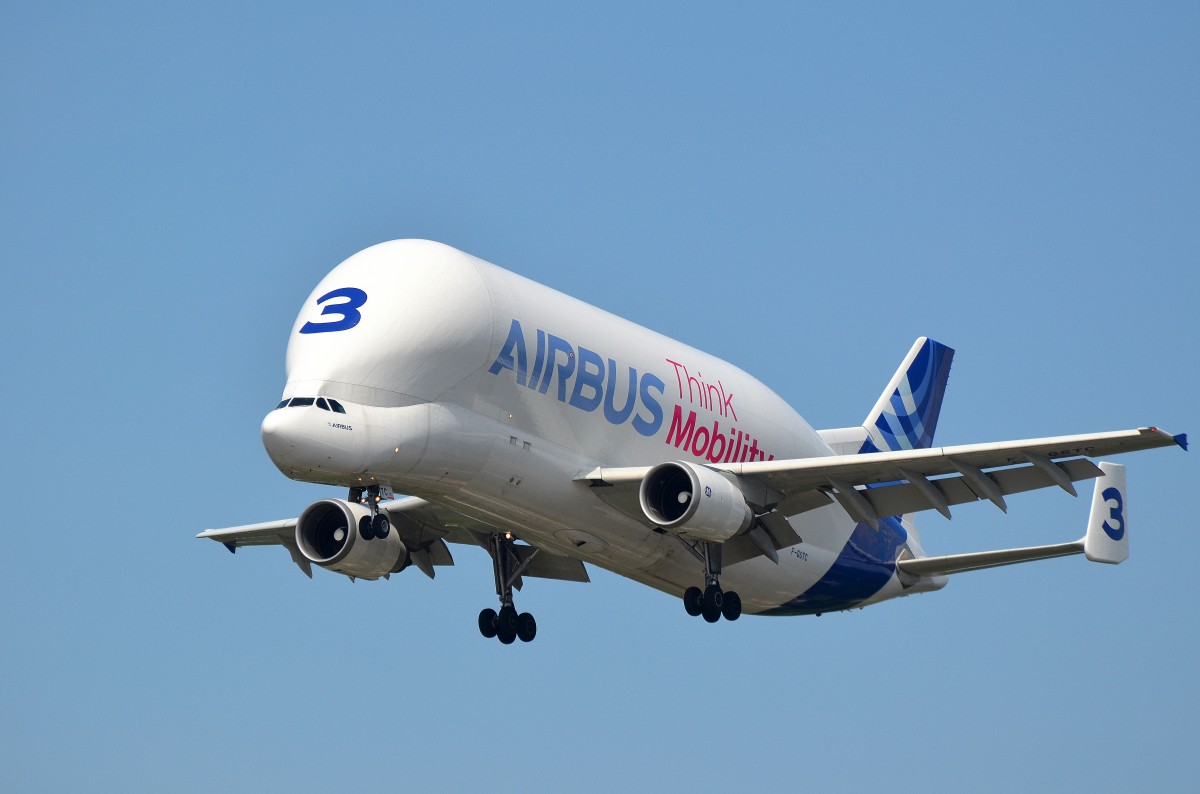 Airbus A300B4-608ST Beluga F-GSTC im Endanflug auf den Werksflughafen von Airbus Hamburg Finkenwerder aufgenommen am 21.05.14