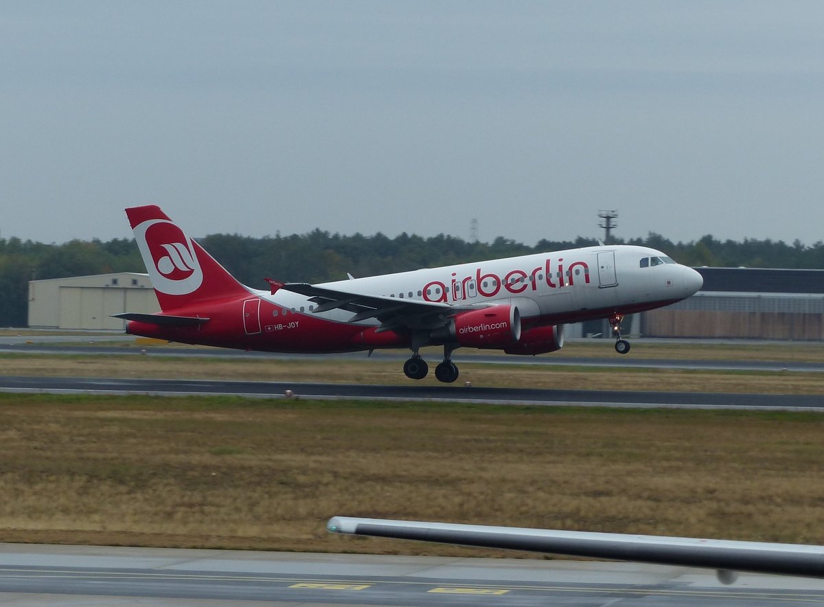 Airbus A319-112, HB-JOY, Air Berlin, Berlin Tegel (TXL),1.10.2016