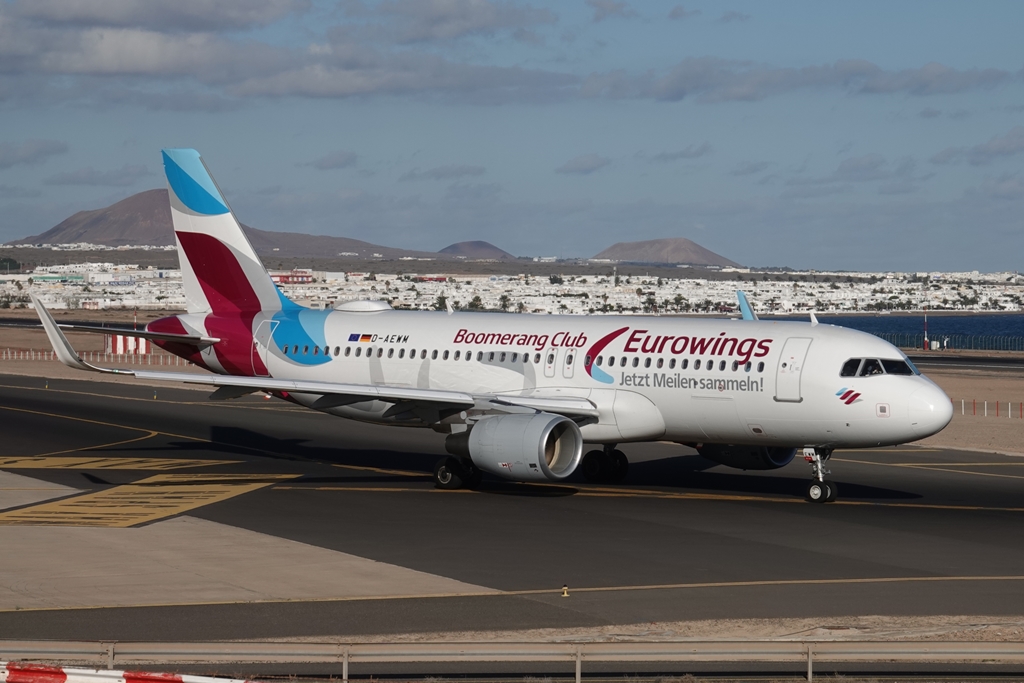 Airbus A320-214, D-AEWM, der Eurowings vor dem Line-up auf die 03 am 23.12.17 in ACE