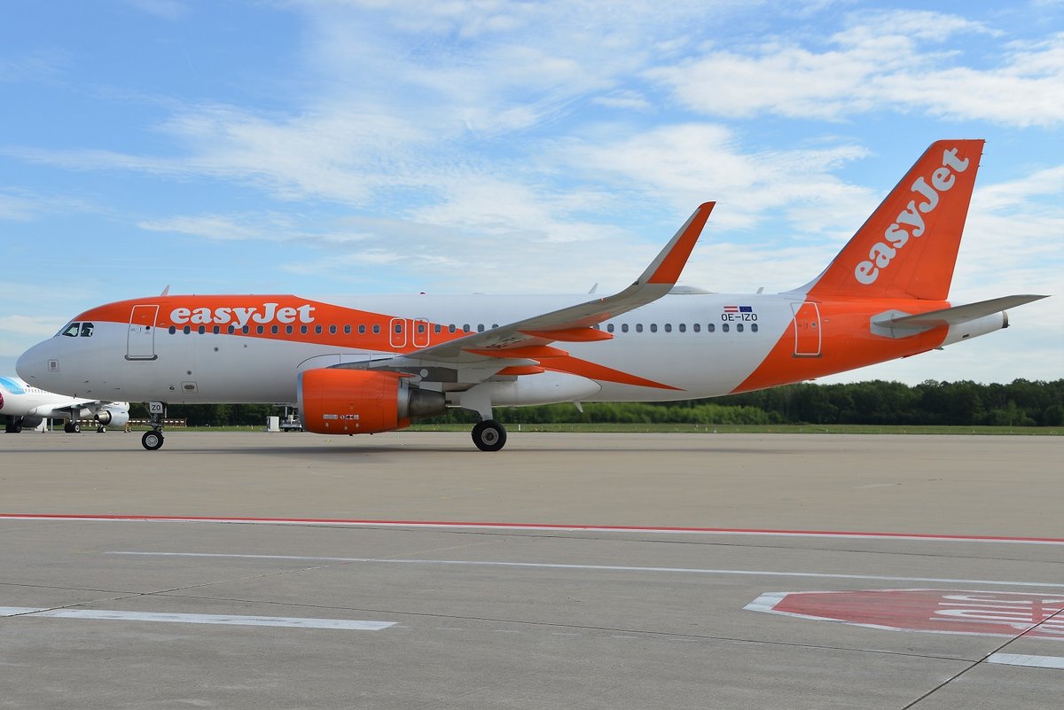 Airbus A320-214(W) - EC EJU easyJet Europe - 5522 - OE-IZO - 31.05.2019 - CGN