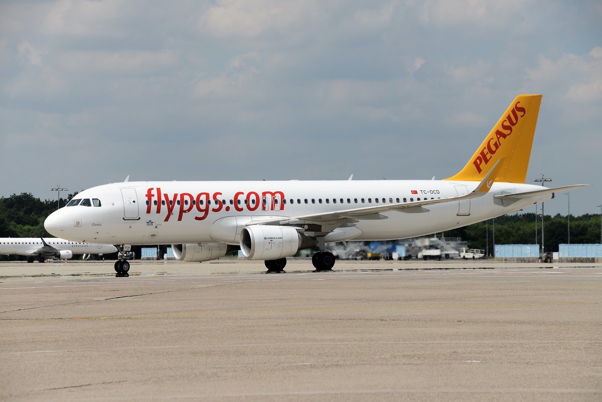 Airbus A320-214(W) - H9 PGT Pegasus 'Denuz' - 5995 - TC-DCD - 09.07.2016 - CGN
