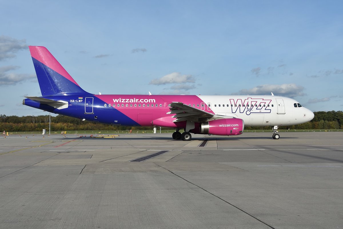 Airbus A320-232 - W6 WZZ Wizz Air - 5139 - HA-LWP - 25.10.2019 - CGN